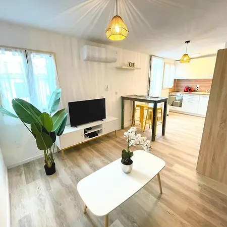 Apartment Cosy - 2 Pers - - Centre - Terrasse - Clim *